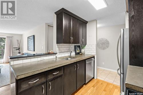 304 130 Edinburgh Place, Saskatoon, SK - Indoor Photo Showing Kitchen