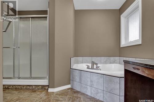 2433 Jameson Crescent, Regina, SK - Indoor Photo Showing Bathroom