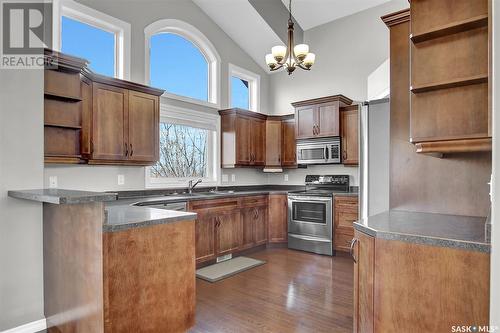 2433 Jameson Crescent, Regina, SK - Indoor Photo Showing Kitchen