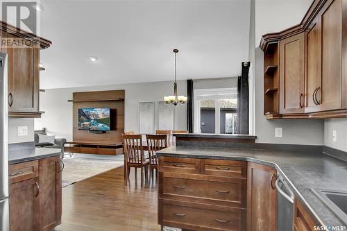 2433 Jameson Crescent, Regina, SK - Indoor Photo Showing Kitchen