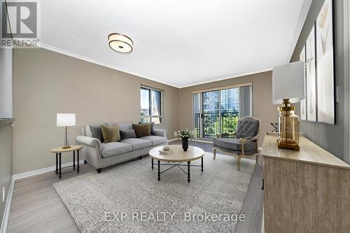 312 - 38 Hollywood Avenue, Toronto, ON - Indoor Photo Showing Living Room