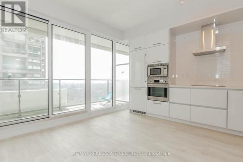 3506 - 2221 Yonge Street, Toronto, ON - Indoor Photo Showing Kitchen