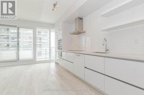 3506 - 2221 Yonge Street, Toronto, ON - Indoor Photo Showing Kitchen