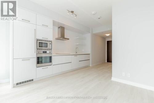 3506 - 2221 Yonge Street, Toronto, ON - Indoor Photo Showing Kitchen