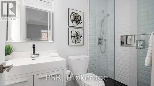 14 Tregellis Road, Toronto, ON - Indoor Photo Showing Bathroom