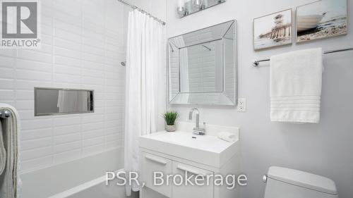 14 Tregellis Road, Toronto, ON - Indoor Photo Showing Bathroom