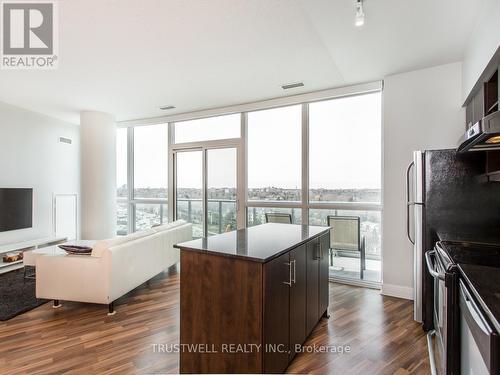 Ph21 - 35 Brian Peck Crescent, Toronto, ON - Indoor Photo Showing Kitchen