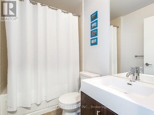 Ph21 - 35 Brian Peck Crescent, Toronto, ON - Indoor Photo Showing Bathroom