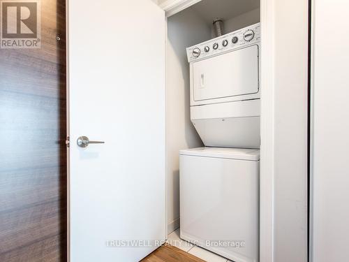 Ph21 - 35 Brian Peck Crescent, Toronto, ON - Indoor Photo Showing Laundry Room