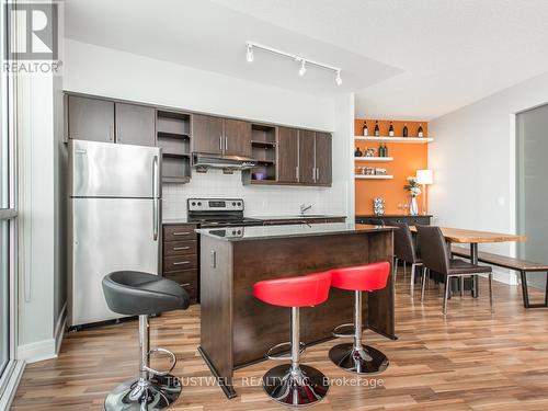 Ph21 - 35 Brian Peck Crescent, Toronto, ON - Indoor Photo Showing Kitchen With Stainless Steel Kitchen