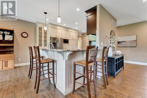 7 Gavin Drive, Hamilton, ON - Indoor Photo Showing Kitchen