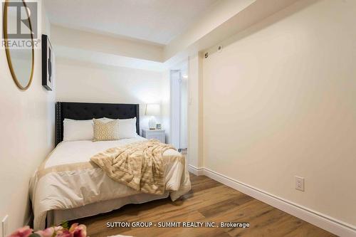 421 - 12 Douro Street, Toronto, ON - Indoor Photo Showing Bedroom