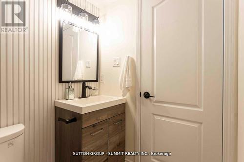 421 - 12 Douro Street, Toronto, ON - Indoor Photo Showing Bathroom