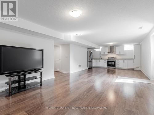 1055 Purus Path, Pickering, ON - Indoor Photo Showing Living Room