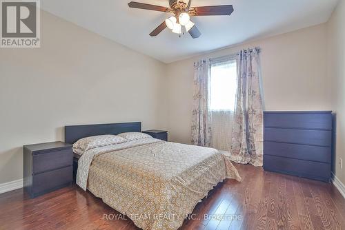 84 Wyndham Circle, Georgina, ON - Indoor Photo Showing Bedroom