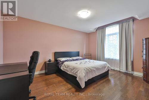 84 Wyndham Circle, Georgina, ON - Indoor Photo Showing Bedroom