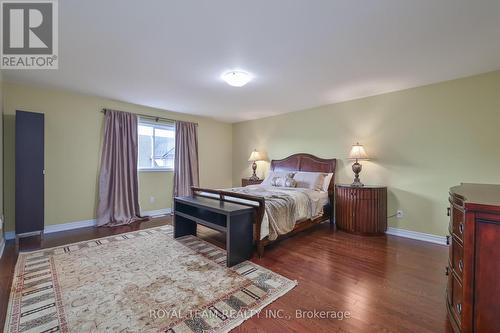 84 Wyndham Circle, Georgina, ON - Indoor Photo Showing Bedroom