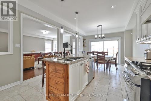 84 Wyndham Circle, Georgina, ON - Indoor Photo Showing Kitchen With Double Sink With Upgraded Kitchen