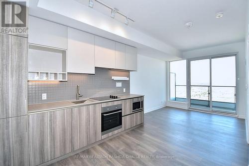 4011 - 898 Portage Parkway, Vaughan, ON - Indoor Photo Showing Kitchen