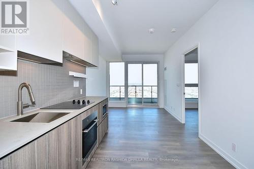 4011 - 898 Portage Parkway, Vaughan, ON - Indoor Photo Showing Kitchen