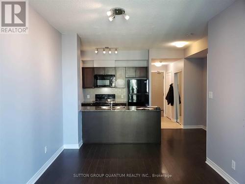 1210 - 3525 Kariya Drive, Mississauga, ON - Indoor Photo Showing Kitchen