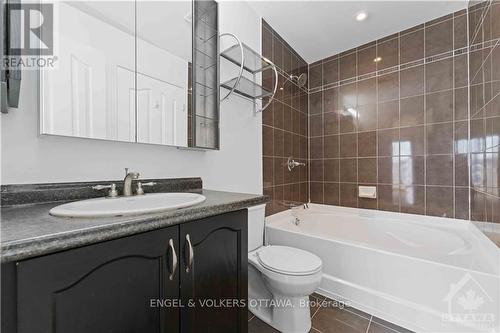 236 Tivoli, Ottawa, ON - Indoor Photo Showing Bathroom