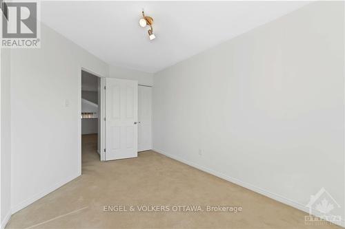 236 Tivoli, Ottawa, ON - Indoor Photo Showing Other Room