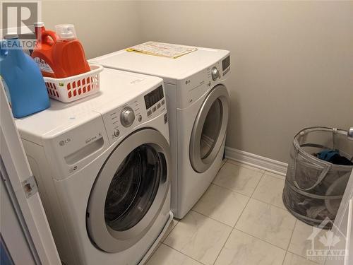 232 Saddleback Crescent, Ottawa, ON - Indoor Photo Showing Laundry Room