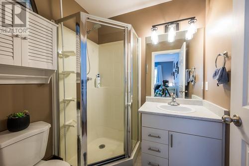 1775 Mckinley Court, Kamloops, BC - Indoor Photo Showing Bathroom