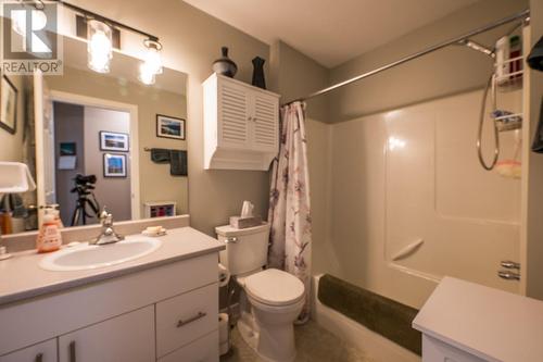 1775 Mckinley Court, Kamloops, BC - Indoor Photo Showing Bathroom