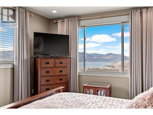 900 Lamont Lane, Kelowna, BC - Indoor Photo Showing Bedroom