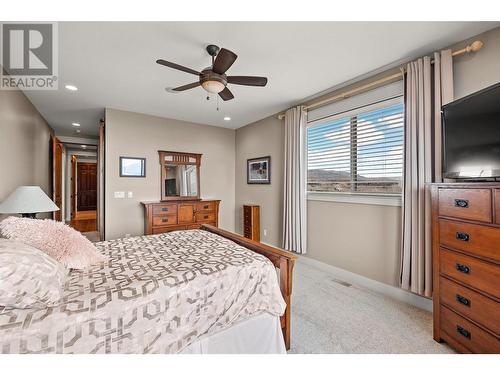 900 Lamont Lane, Kelowna, BC - Indoor Photo Showing Bedroom