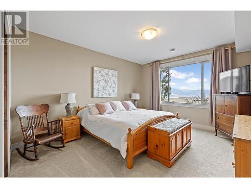 900 Lamont Lane, Kelowna, BC - Indoor Photo Showing Bedroom