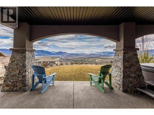 900 Lamont Lane, Kelowna, BC - Outdoor With Exterior