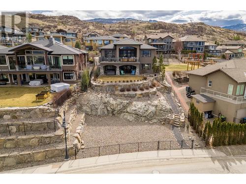 900 Lamont Lane, Kelowna, BC - Outdoor