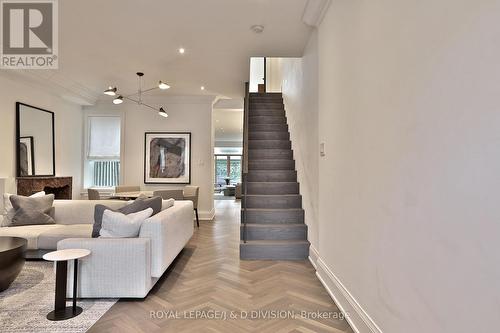 69 Sullivan Street, Toronto, ON - Indoor Photo Showing Living Room