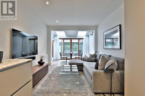 69 Sullivan Street, Toronto, ON - Indoor Photo Showing Living Room