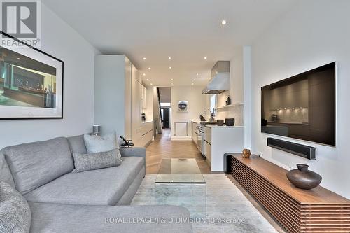 69 Sullivan Street, Toronto, ON - Indoor Photo Showing Living Room