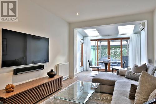 69 Sullivan Street, Toronto, ON - Indoor Photo Showing Living Room