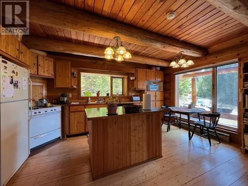 5915 Cedar Creek Road, Likely, BC - Indoor Photo Showing Kitchen