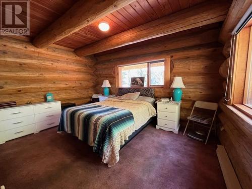 5915 Cedar Creek Road, Likely, BC - Indoor Photo Showing Bedroom