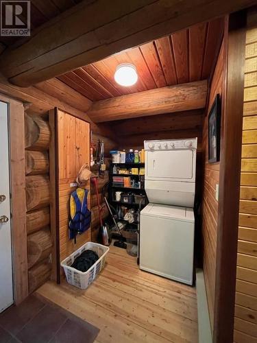 5915 Cedar Creek Road, Likely, BC - Indoor Photo Showing Laundry Room