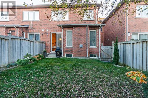 18 Stookes Crescent, Richmond Hill, ON - Outdoor