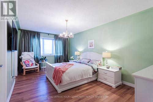 18 Stookes Crescent, Richmond Hill, ON - Indoor Photo Showing Bedroom