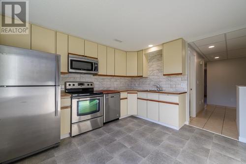 2663 Young Place Lot# 18, Kamloops, BC - Indoor Photo Showing Kitchen