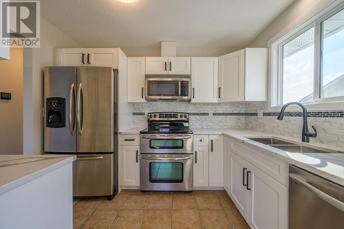 2663 Young Place Lot# 18, Kamloops, BC - Indoor Photo Showing Kitchen With Double Sink With Upgraded Kitchen