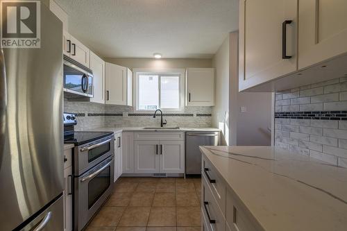 2663 Young Place Lot# 18, Kamloops, BC - Indoor Photo Showing Kitchen With Upgraded Kitchen