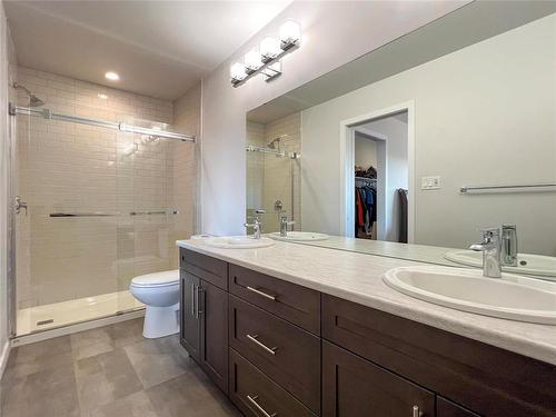 7 Boschman Bay, Brandon, MB - Indoor Photo Showing Bathroom