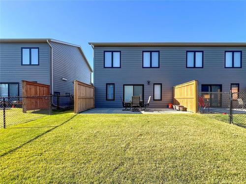 7 Boschman Bay, Brandon, MB - Outdoor With Deck Patio Veranda With Exterior