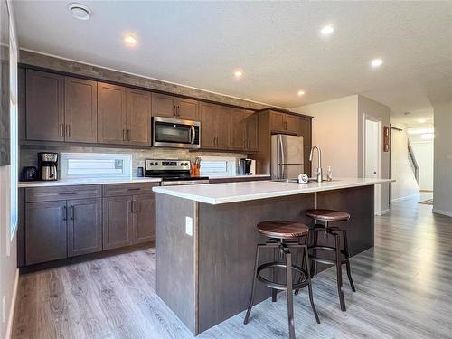 7 Boschman Bay, Brandon, MB - Indoor Photo Showing Kitchen